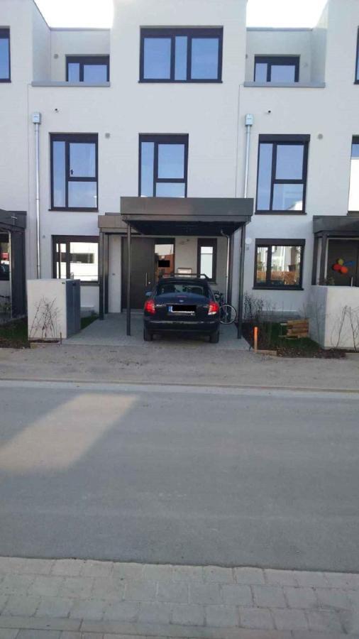 Beautiful Room With Balcony Direction To Messe Hanôver Exterior foto